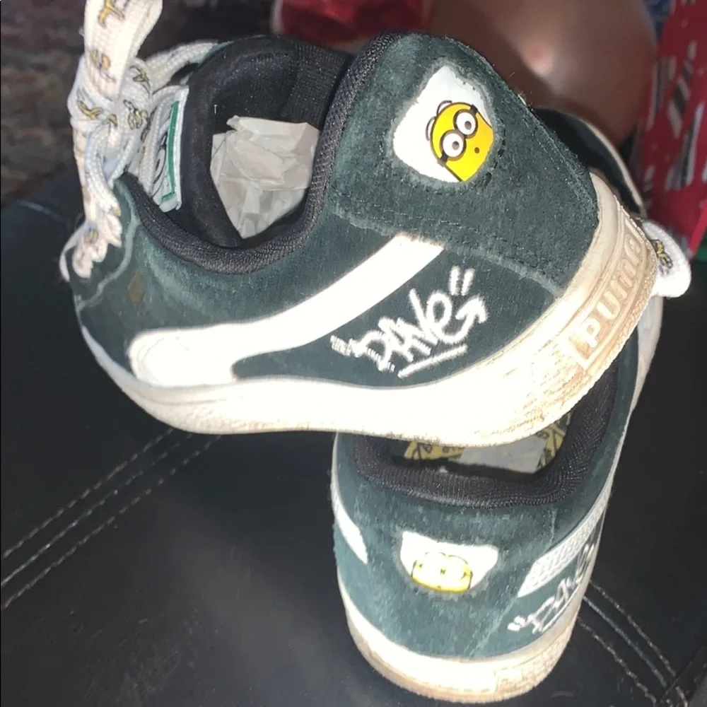 PUMA x Minions Suede Black & White Banana Laces sz 5 Youth EUC